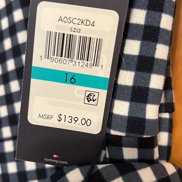 Tommy Hilfiger jumpsuit. - Picture 2 of 4